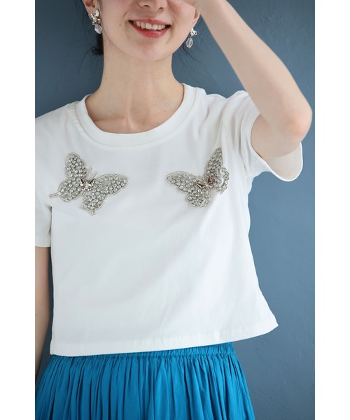 SからM対応 ビジューの蝶々が瞬く短丈Tシャツカットソートップス ビジューの蝶々が瞬く短丈Tシャツカットソートップス（Tシャツ