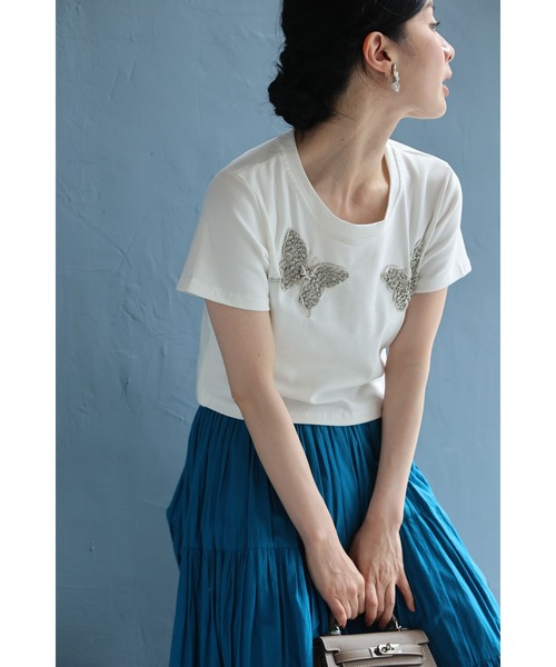 cawaii(カワイイ)の「ビジューの蝶々が瞬く短丈Tシャツカットソートップス(Tシャツ/カットソー・レディース・ホワイト・FREE)」の9枚目の写真
