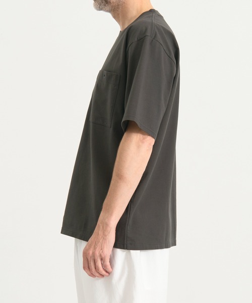 WHITE MOUNTAINEERING(ホワイトマウンテニアリング)の「【White Mountaineering / ホワイトマウンテニアリング】別注 ONE EYELET POCKET TEE(Tシャツ/カットソー・メンズ・ホワイト/ダークグレー/ネイビー/ブラック・2/1/4/3)」の16枚目の写真