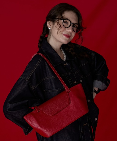 BONLECILL Marche(ボンルシールマルシェ)の「【BONLECILL Marche】《マチあり/ポーチ付き》フラップ付きロングハンドルバケツバッグ(ハンドバッグ・レディース・イエロー/レッド/グリーン/ブラウン・FREE)」の4枚目の写真
