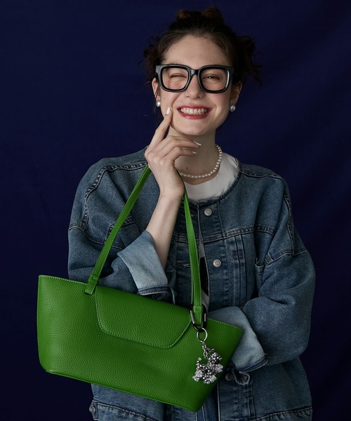 BONLECILL Marche(ボンルシールマルシェ)の「【BONLECILL Marche】《マチあり/ポーチ付き》フラップ付きロングハンドルバケツバッグ(ハンドバッグ・レディース・イエロー/レッド/グリーン/ブラウン・FREE)」の12枚目の写真