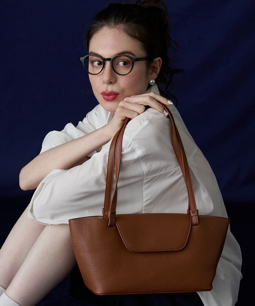 BONLECILL Marche(ボンルシールマルシェ)の「【BONLECILL Marche】《マチあり/ポーチ付き》フラップ付きロングハンドルバケツバッグ(ハンドバッグ・レディース・イエロー/レッド/グリーン/ブラウン・FREE)」の5枚目の写真
