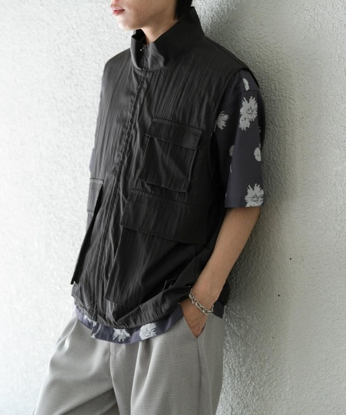 SENSE OF PLACE by URBAN RESEARCH（センスオブプレイスバイアーバンリサーチ）の「ユーティリティスタンドベスト（ブルゾン・メンズ・オリーブ/オレンジ/チャコールグレー・MEDIUM/LARGE）」の19枚目の写真