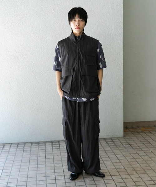 SENSE OF PLACE by URBAN RESEARCH（センスオブプレイスバイアーバンリサーチ）の「ユーティリティスタンドベスト（ブルゾン・メンズ・オリーブ/オレンジ/チャコールグレー・MEDIUM/LARGE）」の16枚目の写真