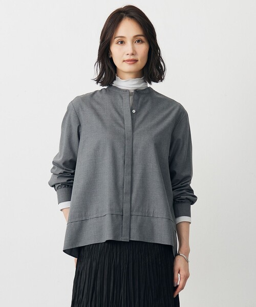 J.PRESS Ladies(J.プレス レディス)の「LIMBLESS50ツイル ブラウス(シャツ/ブラウス・レディース・ライトグレー系/グレー系/アイボリー系・XS)」の2枚目の写真