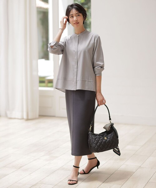 J.PRESS Ladies(J.プレス レディス)の「LIMBLESS50ツイル ブラウス(シャツ/ブラウス・レディース・ライトグレー系/グレー系/アイボリー系・XS)」の4枚目の写真