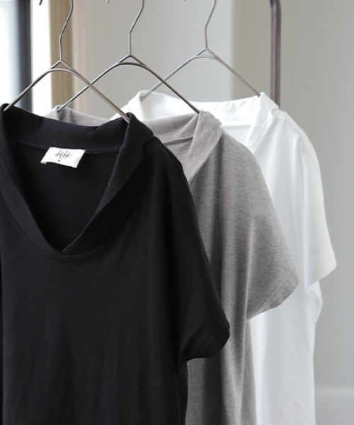 HUG.U(ハグユー)の「すっきり襟Tシャツワンピ(ワンピース・レディース・ホワイト/ブラック/グレー・M/L)」の9枚目の写真