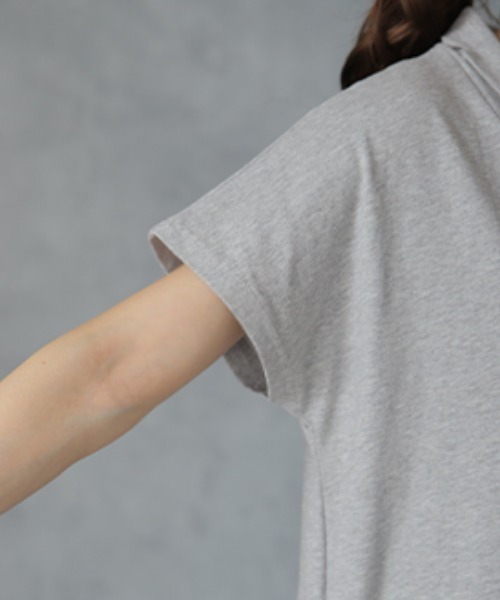 HUG.U(ハグユー)の「すっきり襟Tシャツワンピ(ワンピース・レディース・ホワイト/ブラック/グレー・M/L)」の5枚目の写真