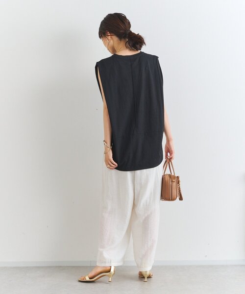 un dix cors（アンディコール）の「《大人のこなれカジュアルに》綿麻混肩タックプルオーバー（Tシャツ/カットソー・レディース・ブラック/オフホワイト/チャコールグレー・FREE）」の17枚目の写真