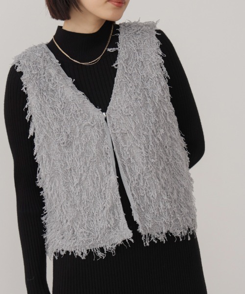 Bou Jeloud（ブージュルード）の「フェザーショートベスト（ベスト・レディース・ブラック/ライトグレー・38）」の2枚目の写真