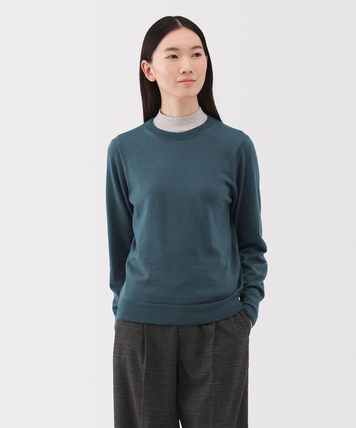 無印良品(ムジルシリョウヒン)の「婦人 洗えるウールハイゲージクルーネックセーター(ニット/セーター・レディース・ダークブラウン/ダークオレンジ/ブルー系/イエロー/オートミール/ダークグレー/ライトピンク/ブラック・XL/L/M/S)」の5枚目の写真