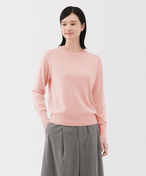 無印良品(ムジルシリョウヒン)の「婦人 洗えるウールハイゲージクルーネックセーター(ニット/セーター・レディース・ダークブラウン/ダークオレンジ/ブルー系/イエロー/オートミール/ダークグレー/ライトピンク/ブラック・XL/L/M/S)」の7枚目の写真