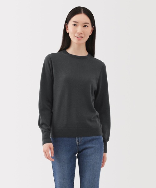 無印良品(ムジルシリョウヒン)の「婦人 洗えるウールハイゲージクルーネックセーター(ニット/セーター・レディース・ダークブラウン/ダークオレンジ/ブルー系/イエロー/オートミール/ダークグレー/ライトピンク/ブラック・XL/L/M/S)」の1枚目の写真