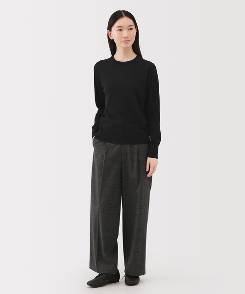 無印良品(ムジルシリョウヒン)の「婦人 洗えるウールハイゲージクルーネックセーター(ニット/セーター・レディース・ダークブラウン/ダークオレンジ/ブルー系/イエロー/オートミール/ダークグレー/ライトピンク/ブラック・XL/L/M/S)」の22枚目の写真