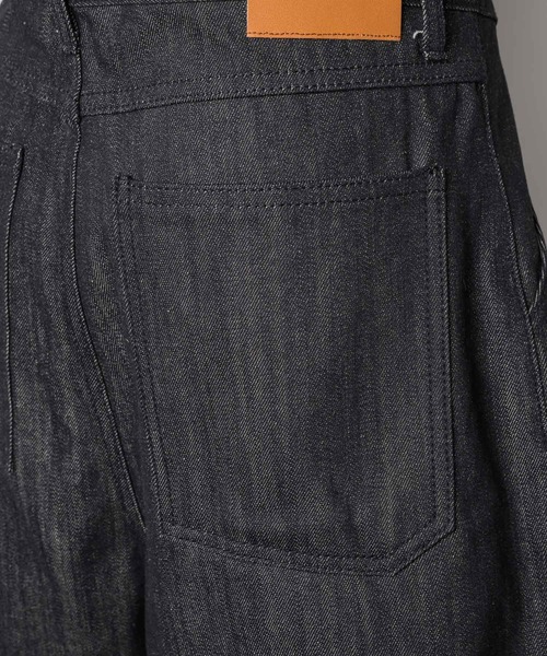 GIUNON(ジウノン)の「one tuck bermuda pants / ワンタックバミューダパンツ(その他パンツ・レディース・ブラック・FREE)」の3枚目の写真