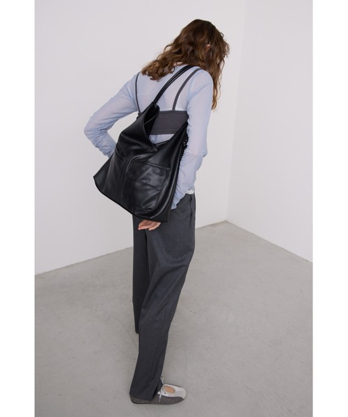 un/neu（アンノイ）の「アウトポケットドロストハンドルバッグ / A4サイズ、14インチPC対応（ショルダーバッグ・レディース・アイボリー/ブラック/カーキ/ブラウン・FREE）」の17枚目の写真