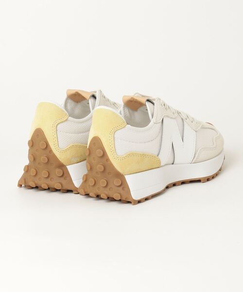 NEW BALANCE(ニューバランス)の「ニューバランス New Balance 327_(スニーカー・レディース・ホワイト×イエロー・23.0cm/23.5cm/24.0cm/24.5cm/25.0cm)」の2枚目の写真