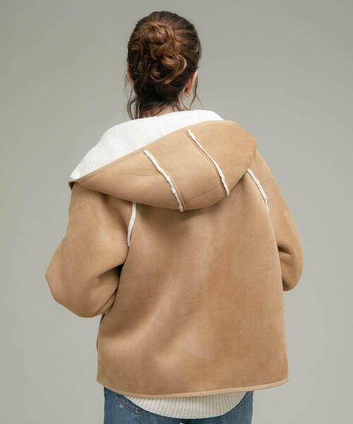 URBAN RESEARCH Sonny Label(アーバンリサーチサニーレーベル)の「ムートンリバーシブルフーディーコート(ムートンコート・レディース・チャコールグレー/オフホワイト/アイボリー・38/36)」の7枚目の写真