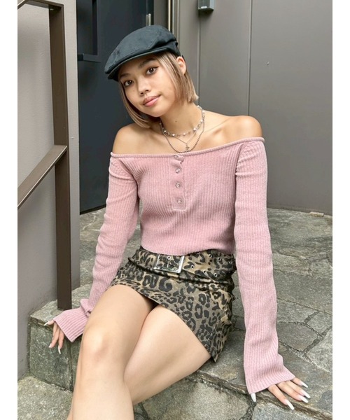 EVRIS（エヴリス）の「モールオフショルニットトップス（ニット/セーター・レディース・アイボリー/ブラック/ブルー/ピンク・FREE）」の5枚目の写真