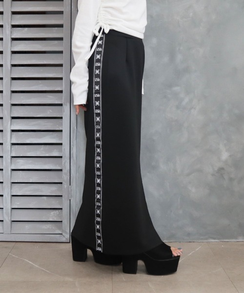 CECIL McBEE(セシルマクビー)の「サイドジャガードロゴ ダンボールニットナロースカート(スカート・レディース・グレー/ブラック・MEDIUM/LARGE)」の7枚目の写真