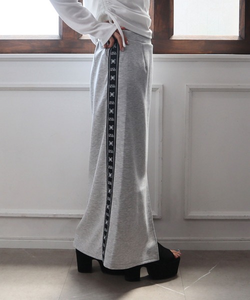 CECIL McBEE(セシルマクビー)の「サイドジャガードロゴ ダンボールニットナロースカート(スカート・レディース・グレー/ブラック・MEDIUM/LARGE)」の17枚目の写真