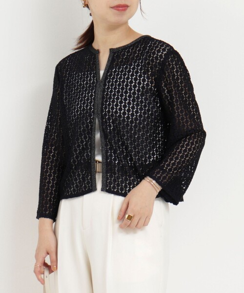 MICO COULIER（ミコクリエ）の「シャイニーラッセルレースクルーネックカーディガン ブラウス（シャツ/ブラウス・レディース・ネイビー/ブラック・38）」の18枚目の写真