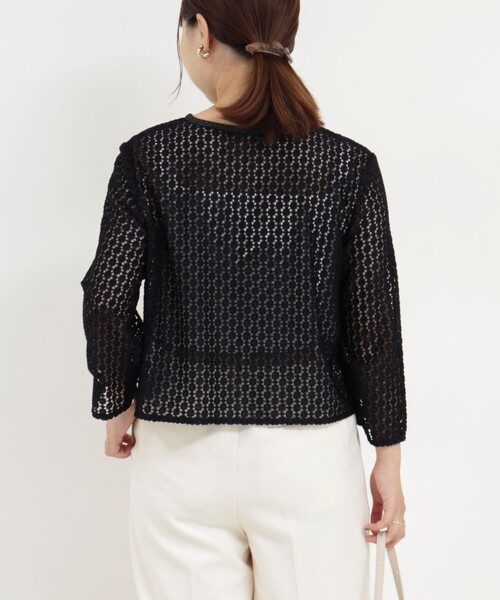 MICO COULIER（ミコクリエ）の「シャイニーラッセルレースクルーネックカーディガン ブラウス（シャツ/ブラウス・レディース・ネイビー/ブラック・38）」の11枚目の写真