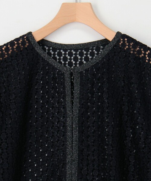 MICO COULIER（ミコクリエ）の「シャイニーラッセルレースクルーネックカーディガン ブラウス（シャツ/ブラウス・レディース・ネイビー/ブラック・38）」の6枚目の写真