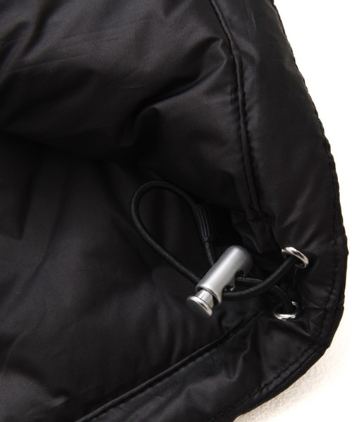 Arnold Palmer(アーノルドパーマー)の「シームレス シェア インナーダウンベスト(ダウンベスト・レディース・ダークベージュ/オフホワイト/ブラック・LL/L/M/S/XS)」の9枚目の写真