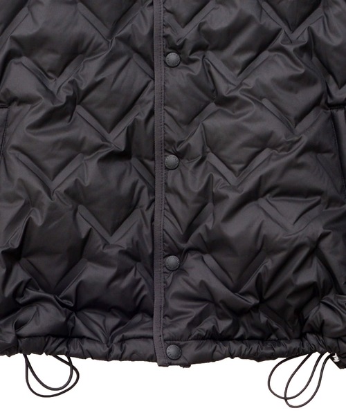 Arnold Palmer(アーノルドパーマー)の「シームレス シェア インナーダウンベスト(ダウンベスト・レディース・ダークベージュ/オフホワイト/ブラック・LL/L/M/S/XS)」の6枚目の写真