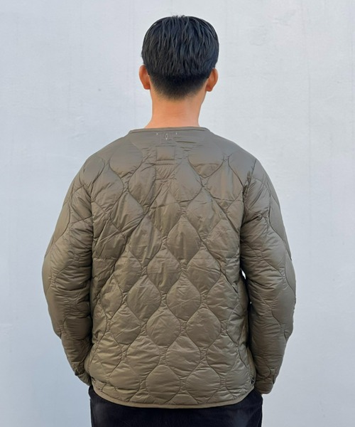 TAION（タイオン）の「【TAION】MILITARY CREW NECK DOWN JKT（SOFT SHELL）（ダウンジャケット/コート・メンズ・ダークオリーブ/ブラック・X-LARGE/MEDIUM/LARGE）」の7枚目の写真