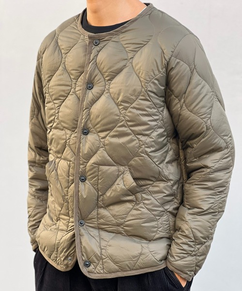 TAION（タイオン）の「【TAION】MILITARY CREW NECK DOWN JKT（SOFT SHELL）（ダウンジャケット/コート・メンズ・ダークオリーブ/ブラック・X-LARGE/MEDIUM/LARGE）」の8枚目の写真