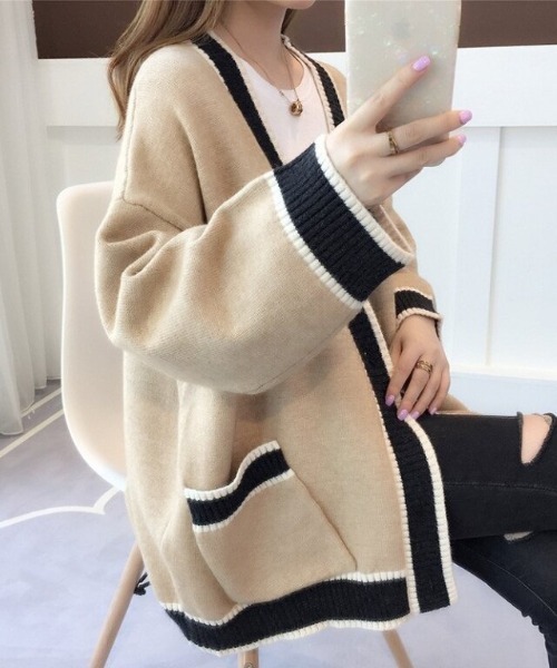 cammie(キャミー)の「配色デザインニットカーディガン(カーディガン/ボレロ・レディース・ネイビー/サックスブルー/オフホワイト/レッド/ベージュ・F)」の3枚目の写真