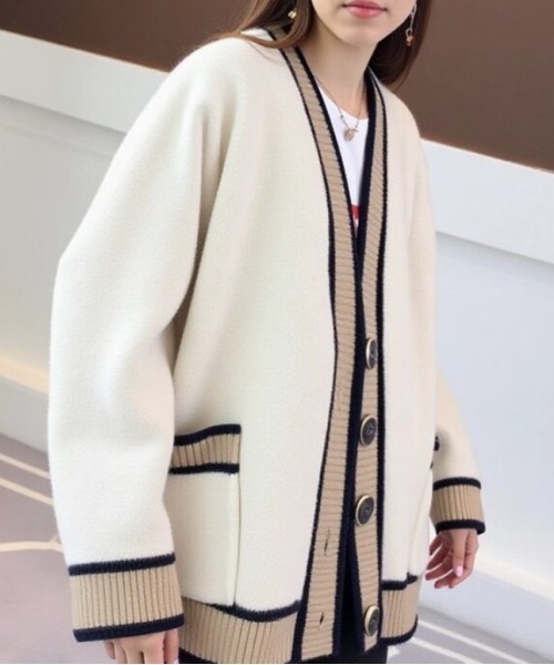 cammie(キャミー)の「配色デザインニットカーディガン(カーディガン/ボレロ・レディース・ネイビー/サックスブルー/オフホワイト/レッド/ベージュ・F)」の16枚目の写真