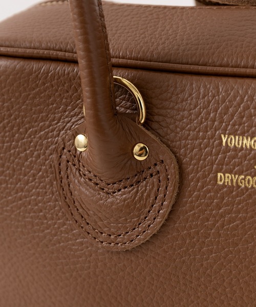 YOUNG&OLSEN The DRYGOODS STORE(ヤングアンドオルセン)の「【YOUNG&OLSEN】EMBOSSED LEATHER STUDENT S(ハンドバッグ・レディース・ブラウン/ベージュ/ブラック/ピンク/グレー・FREE)」の7枚目の写真