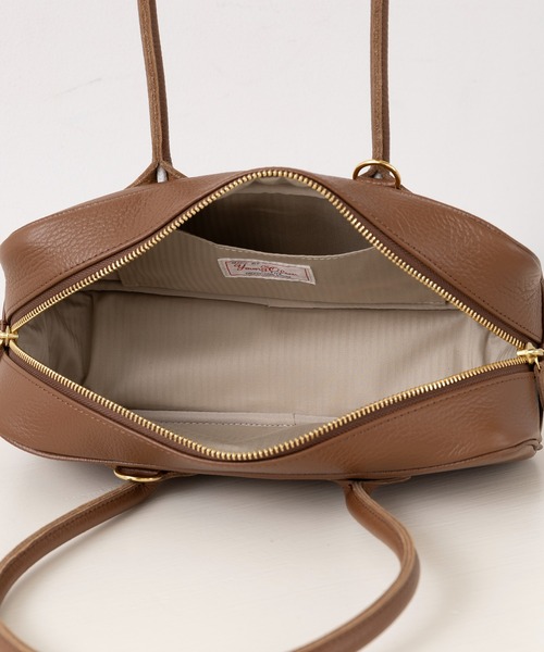 YOUNG&OLSEN The DRYGOODS STORE(ヤングアンドオルセン)の「【YOUNG&OLSEN】EMBOSSED LEATHER STUDENT S(ハンドバッグ・レディース・ブラウン/ベージュ/ブラック/ピンク/グレー・FREE)」の8枚目の写真
