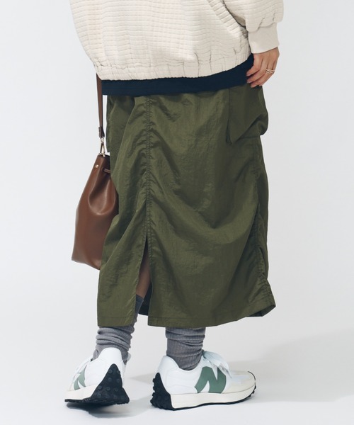 NEW BALANCE（ニューバランス）の「【別注】ニューバランス New Balance THE CITY シャイニーカーゴスカート 限定コラボ（スカート・レディース・グレー/ブラック/グリーン・L/M）」の5枚目の写真