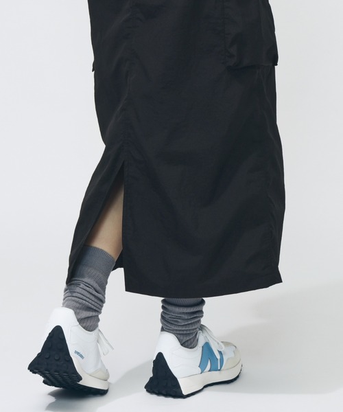 NEW BALANCE（ニューバランス）の「【別注】ニューバランス New Balance THE CITY シャイニーカーゴスカート 限定コラボ（スカート・レディース・グレー/ブラック/グリーン・L/M）」の13枚目の写真