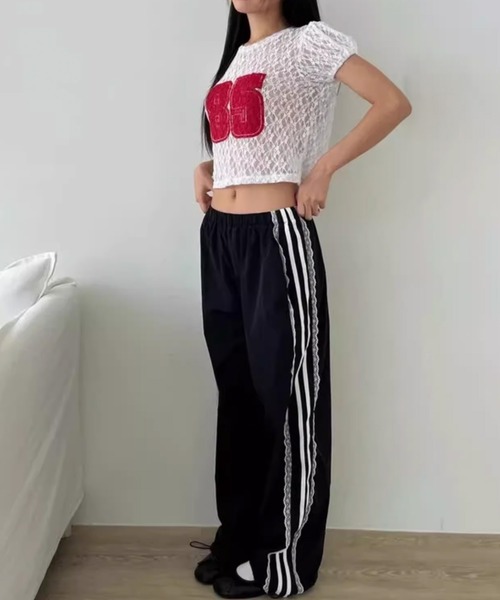 by LEGNA(バイレグナ)の「シャリ感素材サイドレーストラックパンツ(その他パンツ・レディース・ブラック/ホワイト・X-LARGE/LARGE/MEDIUM/SMALL)」の7枚目の写真