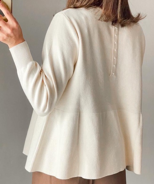 aquagarage（アクアガレージ）の「バックパールフレアニットトップス（ニット/セーター・レディース・チャコール/アイボリー/ブラック・L/M）」の11枚目の写真