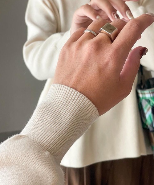 aquagarage（アクアガレージ）の「バックパールフレアニットトップス（ニット/セーター・レディース・チャコール/アイボリー/ブラック・L/M）」の13枚目の写真