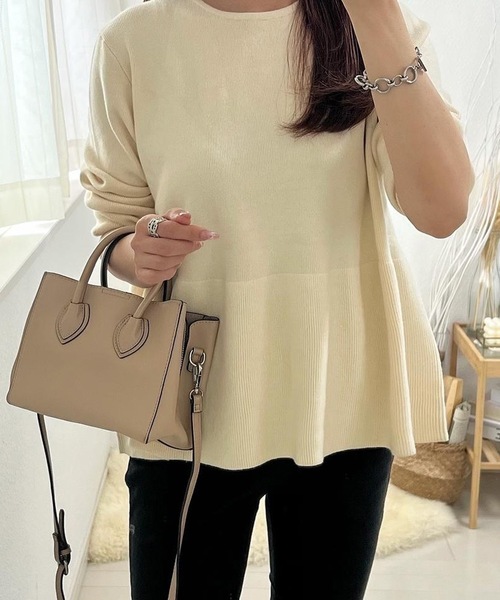 aquagarage（アクアガレージ）の「バックパールフレアニットトップス（ニット/セーター・レディース・チャコール/アイボリー/ブラック・L/M）」の5枚目の写真