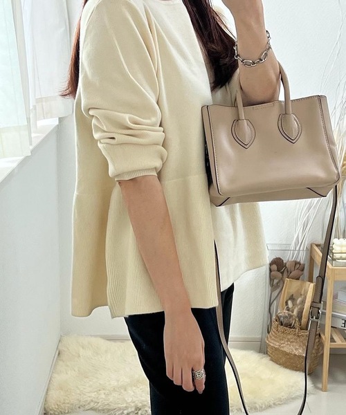 aquagarage（アクアガレージ）の「バックパールフレアニットトップス（ニット/セーター・レディース・チャコール/アイボリー/ブラック・L/M）」の6枚目の写真