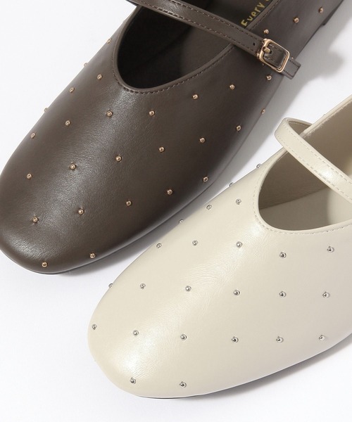 studio CLIP（スタディオクリップ）の「ワンストラップスタッズパンプス（パンプス・レディース・ブラック/アイボリー/ブラウン・MEDIUM/LARGE）」の13枚目の写真