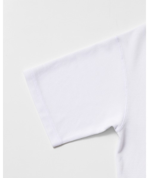 THOUSAND MILE（サウザンドマイル）の「[Unisex]HENLEY NECK SHIRT TECH WAFFLE/ヘンリーネックシャツ（Tシャツ/カットソー・レディース・グレイッシュベージュ/ネイビー/スミクロ/オフホワイト・XL/L/M/S/XS）」の8枚目の写真