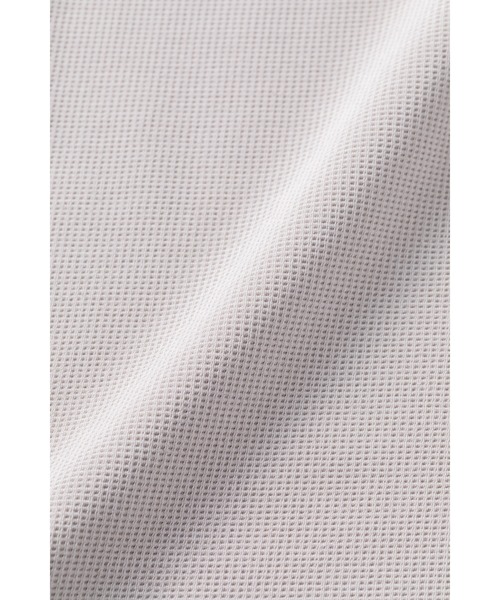 THOUSAND MILE（サウザンドマイル）の「[Unisex]HENLEY NECK SHIRT TECH WAFFLE/ヘンリーネックシャツ（Tシャツ/カットソー・レディース・グレイッシュベージュ/ネイビー/スミクロ/オフホワイト・XL/L/M/S/XS）」の10枚目の写真