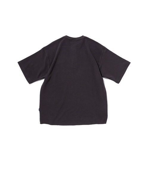 THOUSAND MILE（サウザンドマイル）の「[Unisex]HENLEY NECK SHIRT TECH WAFFLE/ヘンリーネックシャツ（Tシャツ/カットソー・レディース・グレイッシュベージュ/ネイビー/スミクロ/オフホワイト・XL/L/M/S/XS）」の14枚目の写真