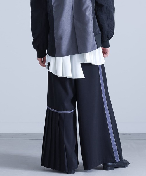 アシンメトリープリーツラインパンツ』（その他パンツ）｜kOhAKU