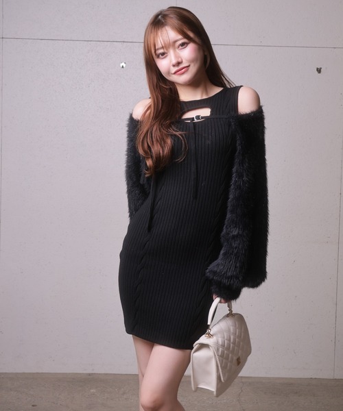 LIPSERVICE(リップサービス)の「デコルテオープンドッキングニットワンピース(ワンピース・レディース・アイボリー/ブラック/ピンク・M/S)」の12枚目の写真