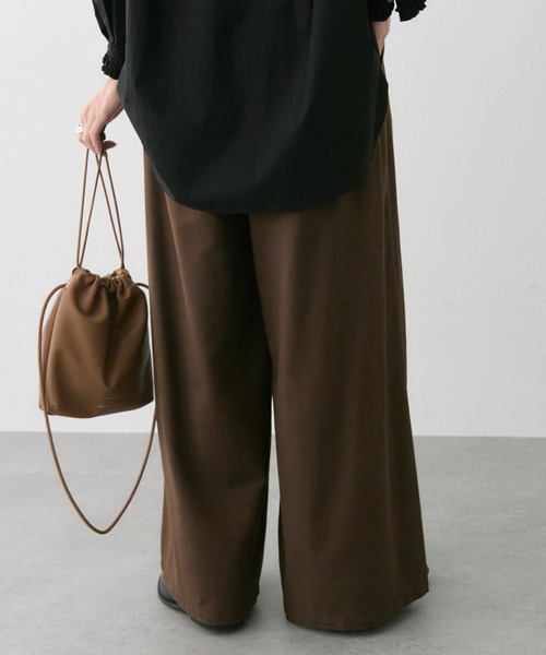 PUAL CE CIN（ピュアルセシン）の「コットンレーヨンツータックワイドパンツ（スラックス・レディース・ダークブラウン/ベージュ/キャメル・FREE）」の21枚目の写真